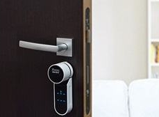 serrure connectee entr vachette à Vaulx-Milieu